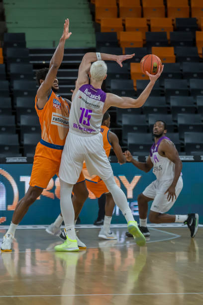 直强调团队 直强调团队